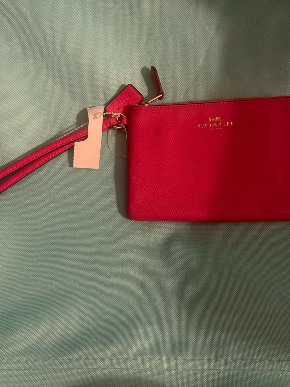 #24 Coach Fuchsia or Pink Ruby Leather Wristlet w/ Gold Logo creed:H1681-F54626